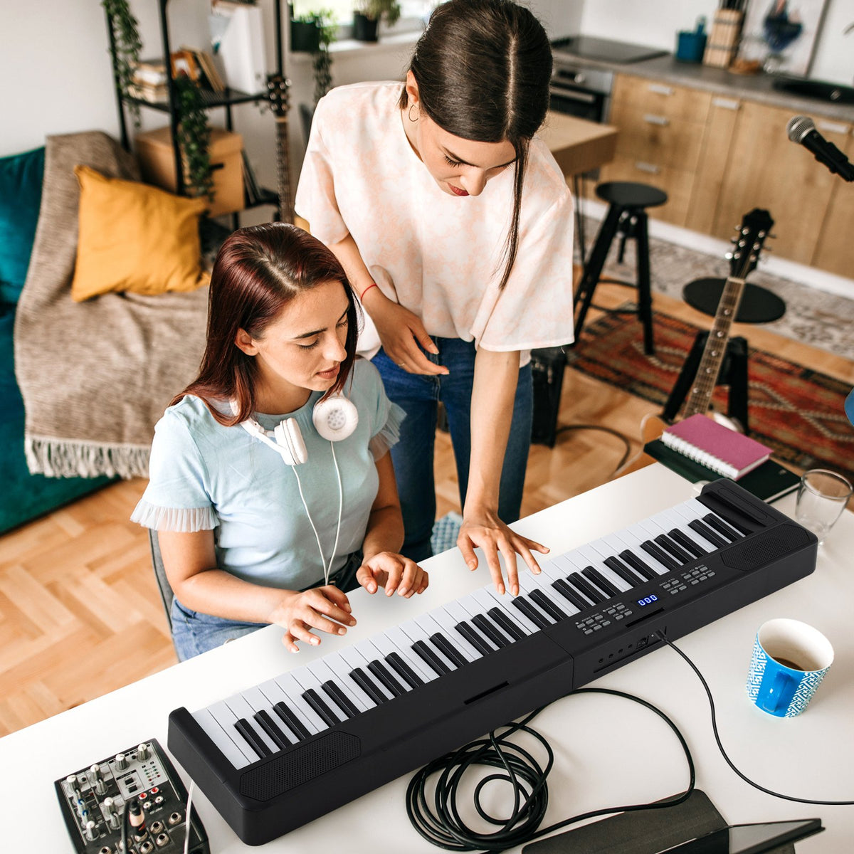 61-Key Foldable Piano Keyboard Full-size Electronic Keyboard with MIDI and Split Function-Black view 2