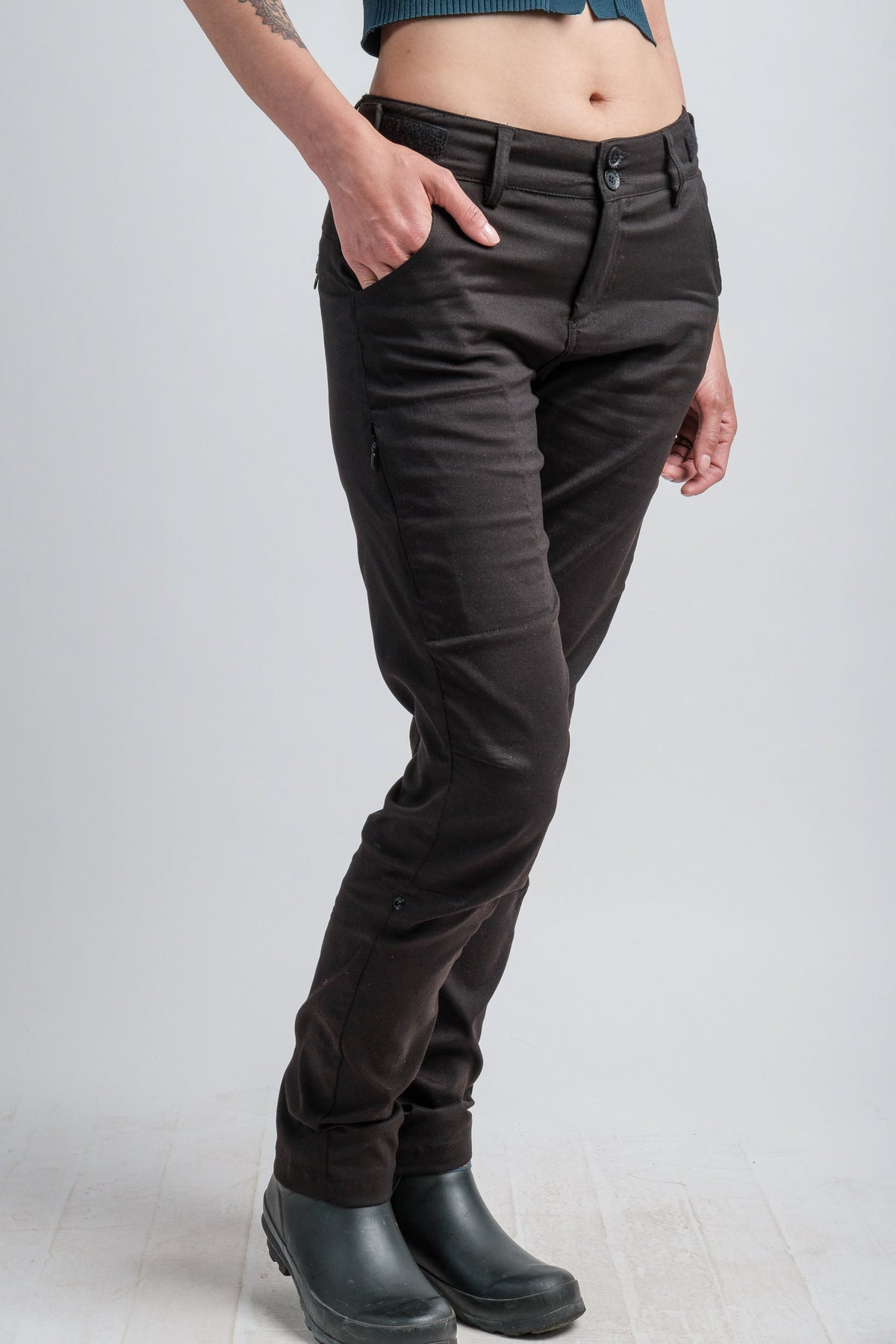 Women's V2 Explorer Summer Pants - Northbound Gear Convertible Capri Pants