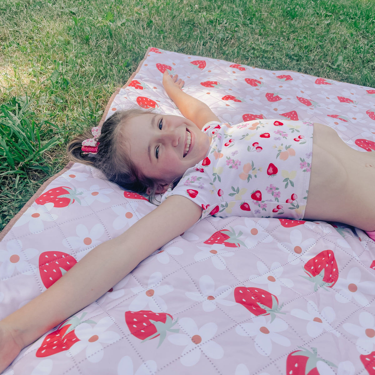 Création Jade Strawberry Beach & Play Blanket - Quilted, 150 x 200 cm