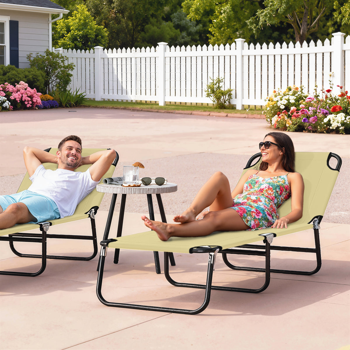 Outdoor Folding Lounge Chair, Steel Tanning Chair with Reclining Back, Breathable Mesh for Beach, Yard, Patio, Green