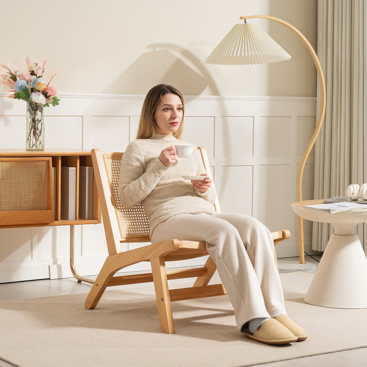 Rattan Accent Chair, Mid-Century Leisure Chair with Rubber Wood Frame, for Bedroom Living Room, Natural